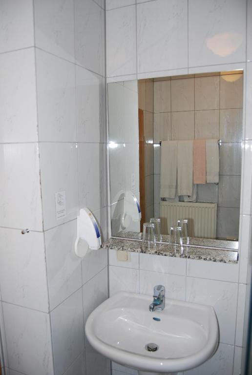 Landhotel St. Gereon Nackenheim Bilik gambar