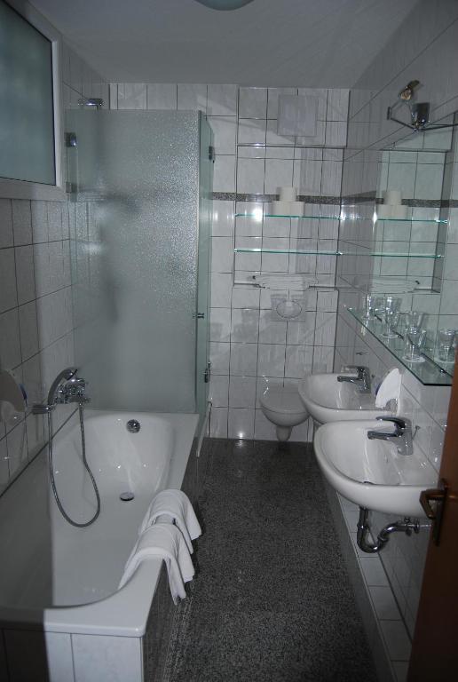 Landhotel St. Gereon Nackenheim Bilik gambar